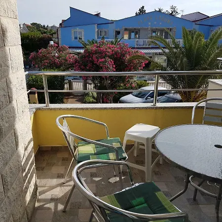 Apartment-villa Vesna Апартаменты Привлака